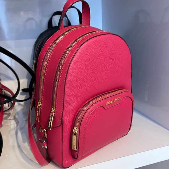 Michael Kors Bags Michael Kors Jaycee Medium Pebbled Leather
Carmine Pink - Picture 12 of 16